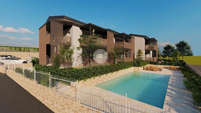 Appartamento trilocale in vendita in Via delle Fontane, Bardolino