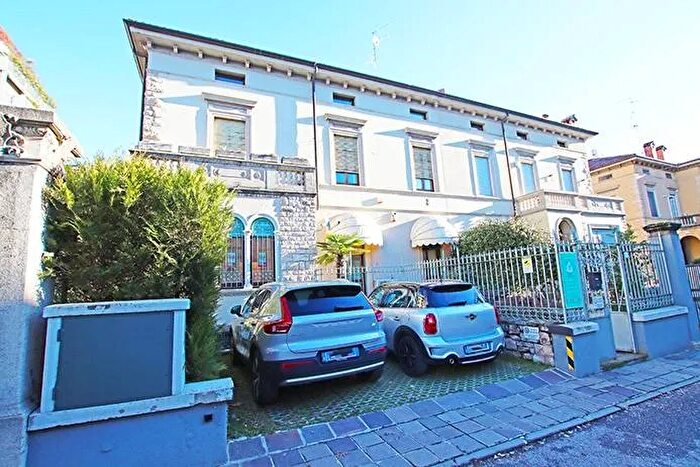 Appartamento con 5 locali in vendita in Via Verdi, Bergamo