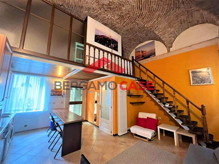 Appartamento bilocale in affitto in Via Pignolo, Centro, Bergamo