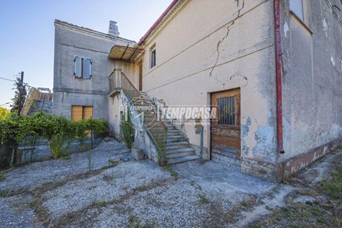 Casa quadrilocale in vendita in Morrovalle
