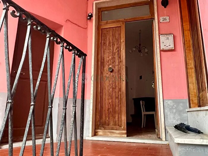 Casa bilocale in vendita in Follo
