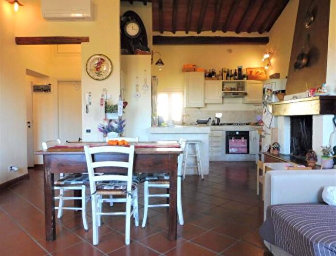 Appartamento trilocale in vendita in Via delle Colline, Montelupo Fiorentino