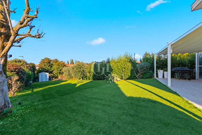 Casa con 8 locali in vendita in Desenzano Del Garda