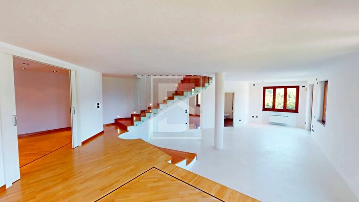 Appartamento con 5 locali in vendita in Località Brodazzo, Desenzano Del Garda