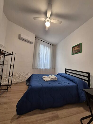 Appartamento trilocale in affitto in Via Pietro Colletta, Napoli