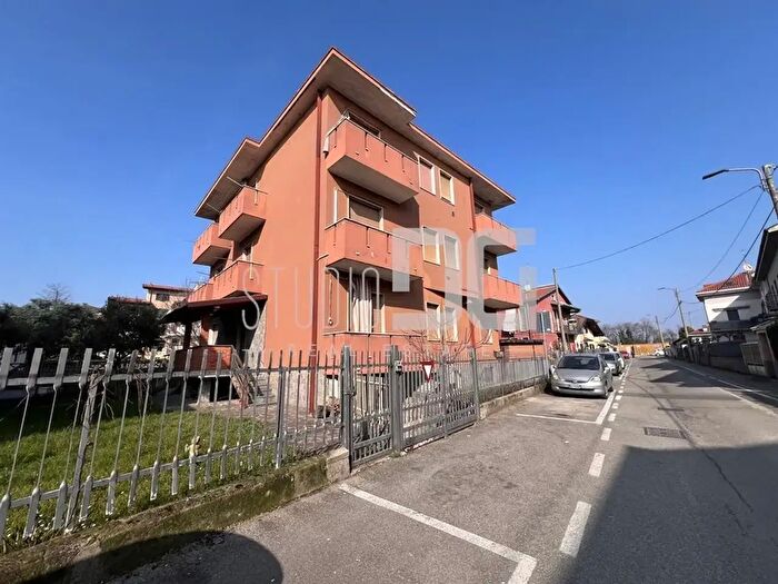 Appartamento bilocale in vendita in Via Bixio, Limbiate