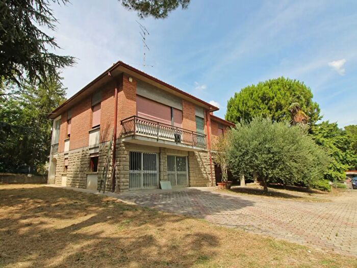 Casa con 7 locali in vendita in Faenza