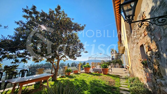 Appartamento trilocale in vendita in Via di Capornia, Firenze