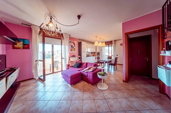 Appartamento trilocale in vendita in Via a Simonini, Torrile