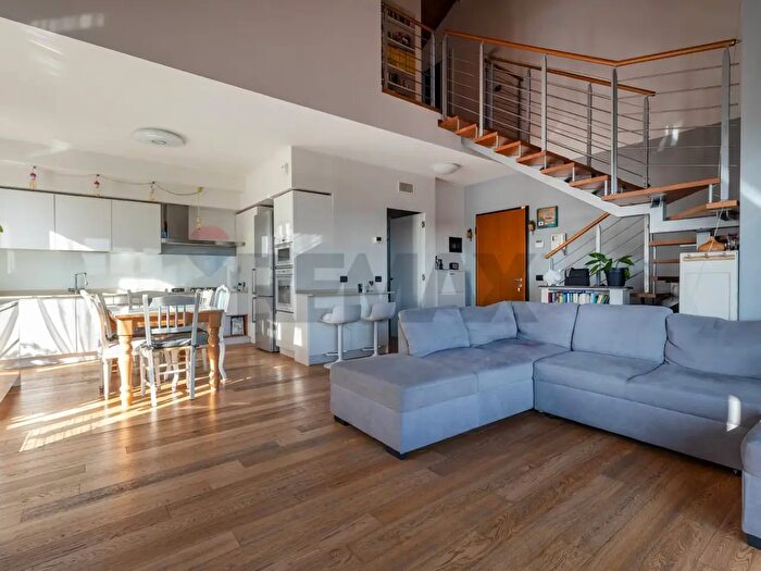 Appartamento quadrilocale in vendita in Via Magnago Bis, Busto Arsizio