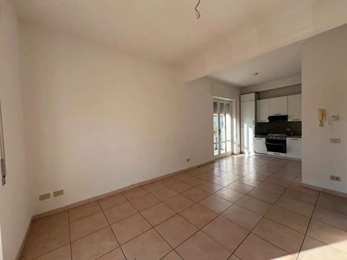 Appartamento trilocale in affitto in Camaiore