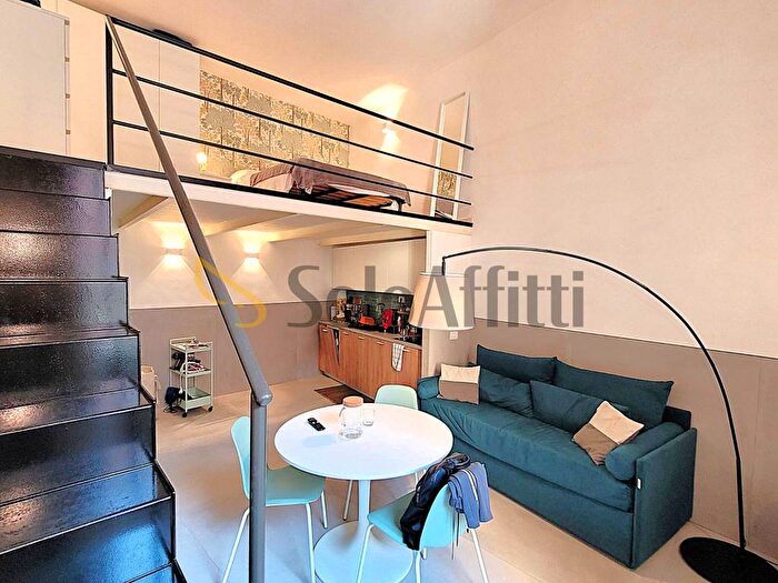 Appartamento bilocale in affitto in Via San Biagio Ai Taffettanari, Centro Storico, Napoli