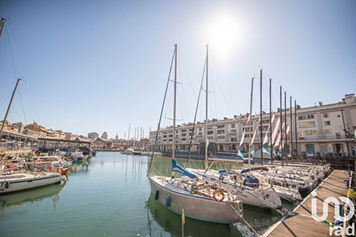 Appartamento con 6 locali in vendita in Via del Molo, Genova