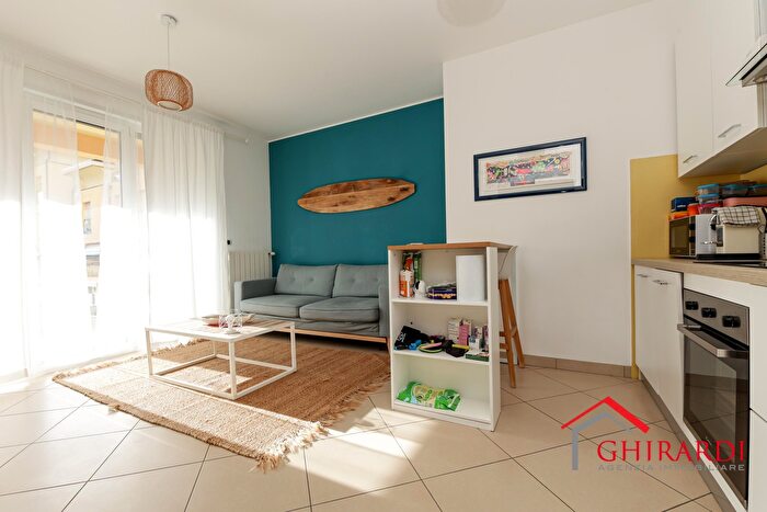 Appartamento quadrilocale in vendita in Via Cibrario, Genova