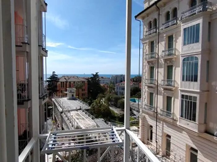 Appartamento trilocale in vendita in Via Privata Fratelli Asquasciati, Sanremo