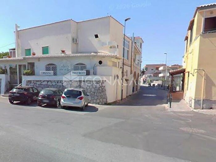 Appartamento trilocale in affitto in Monte di Procida