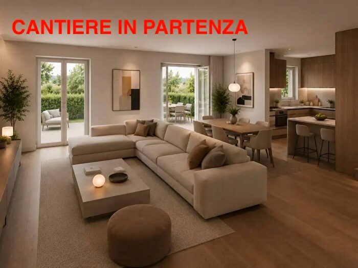 Casa quadrilocale in vendita in Vicolo Cirimido, Lomazzo