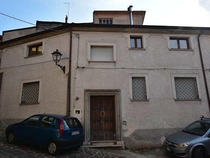 Casa quadrilocale in vendita in Via Catone, Sassano