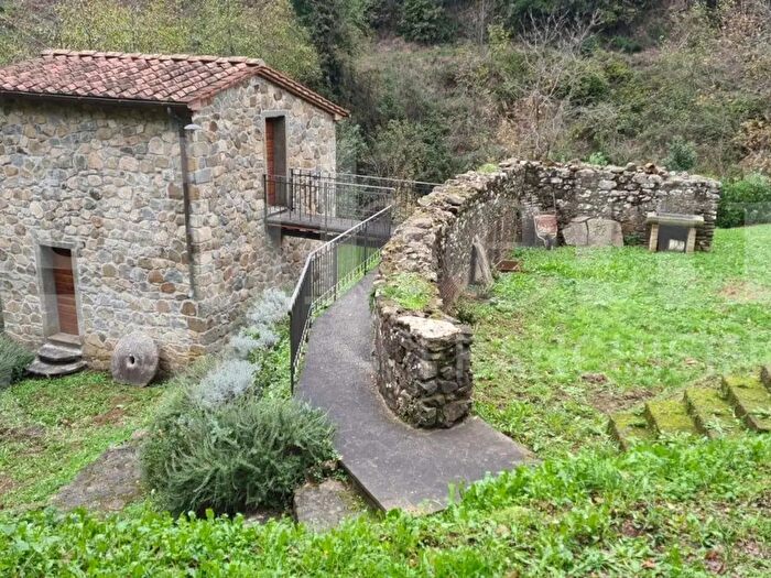 Casa trilocale in vendita in Lamporecchio