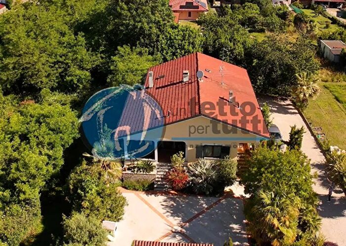 Casa quadrilocale in vendita in Via G Nobile, GatticoVeruno