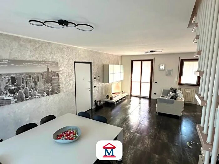 Appartamento quadrilocale in vendita in Via Bartolomeo Dalmasone, Ponte San Pietro