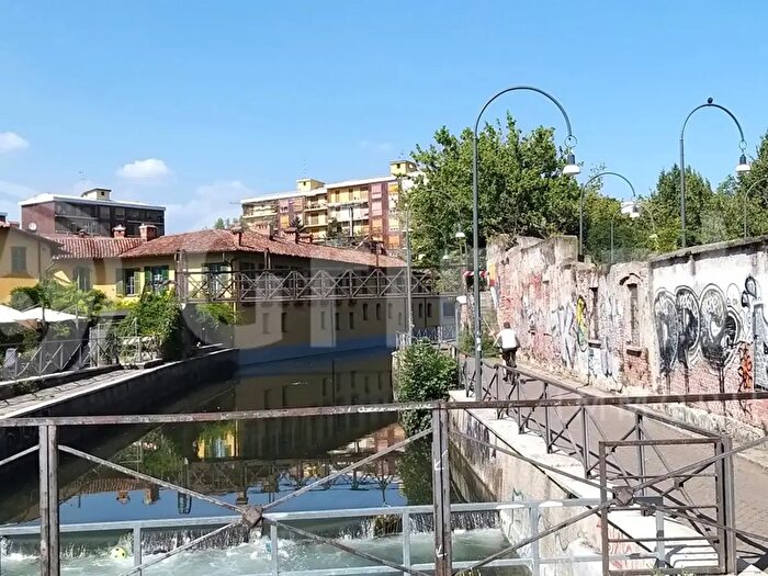 Appartamento trilocale in vendita in Via Zuretti, Milano