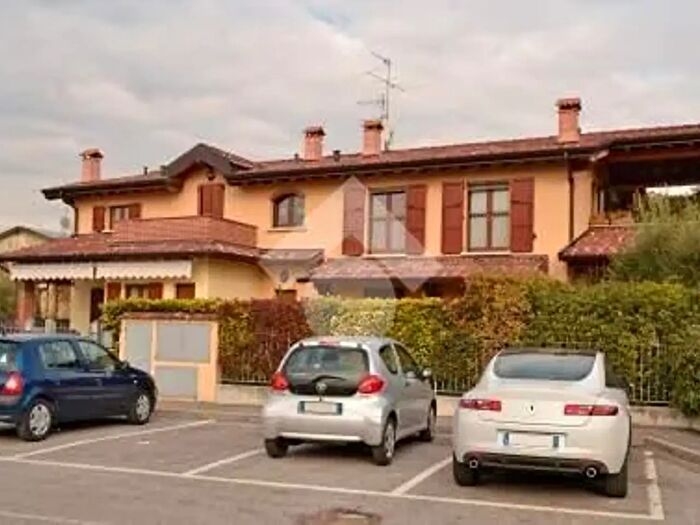 Appartamento trilocale in vendita in Via Monte Fumo, Bedizzole