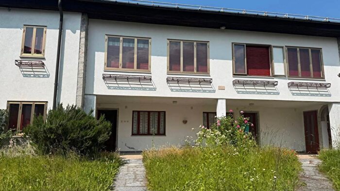 Casa con 9 locali in vendita in Via Capoluogo Lauco, Lauco