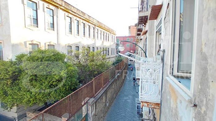 Appartamento monolocale in affitto in Via Annibale de Gasperis, Sanità, Napoli