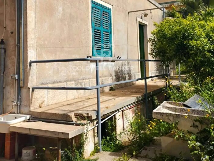 Casa quadrilocale in vendita in Via Giovanni Meli, Modica