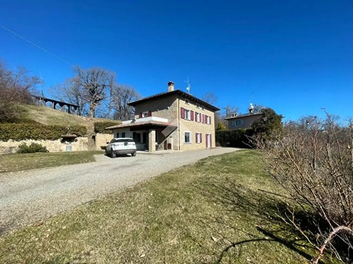 Casa con 6 locali in vendita in Via Montorso, Pavullo Nel Frignano