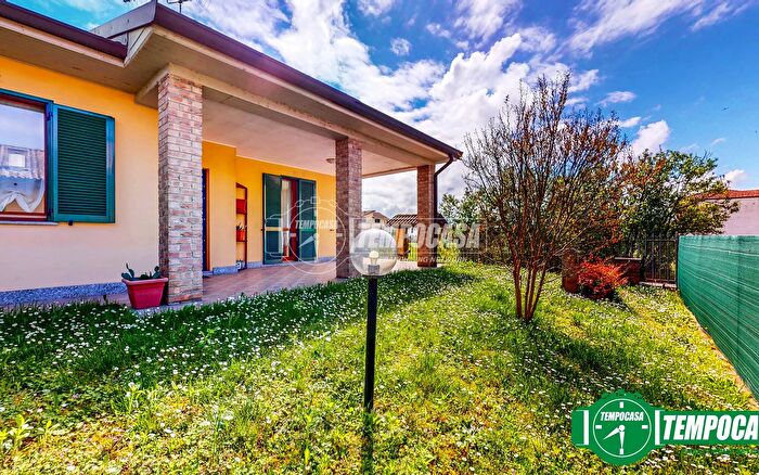 Casa quadrilocale in vendita in Via Luigi Lodi, Alessandria