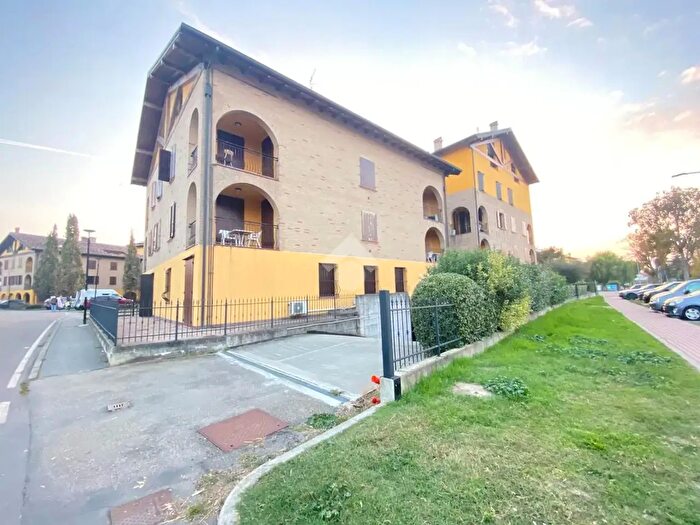 Appartamento trilocale in vendita in Via della Costituzione, Castelnovo Di Sotto