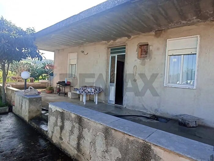 Casa con 5 locali in vendita in Comiso