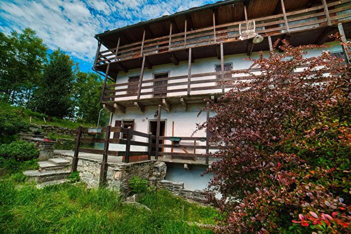 Casa con 8 locali in vendita in Coggia, Varzo