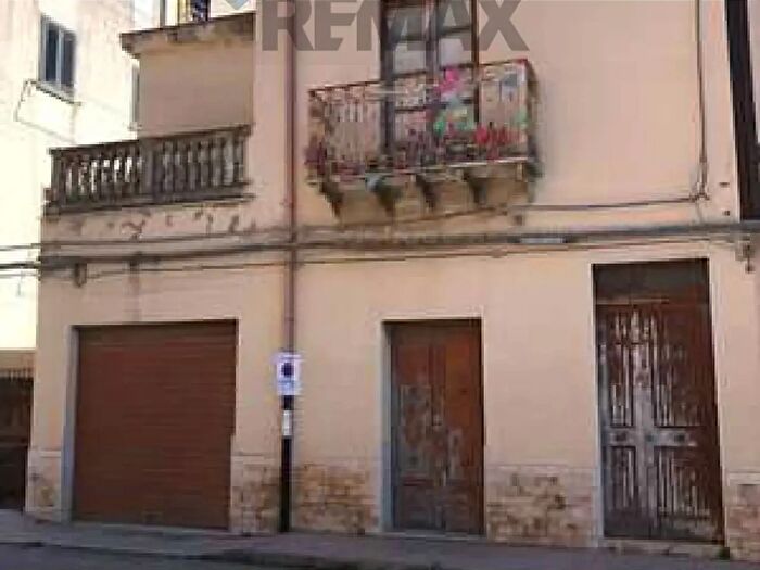 Casa con 8 locali in vendita in Via Torrecandele, SantAgata Di Militello