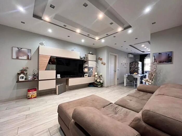 Appartamento trilocale in vendita in Via Spazzilli, Giugliano In Campania