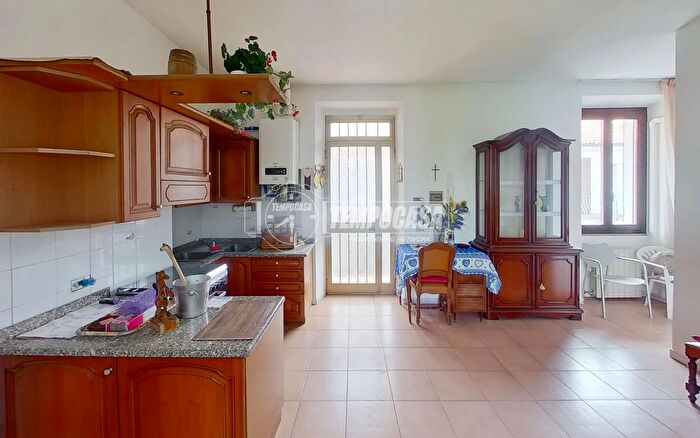 Casa quadrilocale in vendita in Via Dante Alighieri, Meda