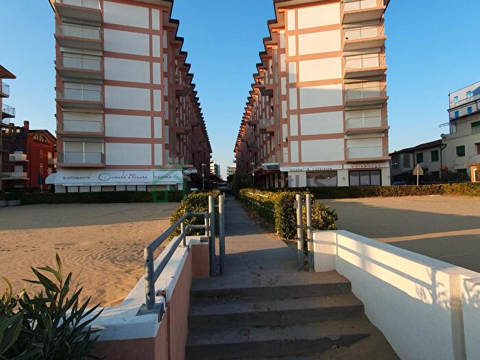 Appartamento quadrilocale in vendita in Via a Bafile, Jesolo