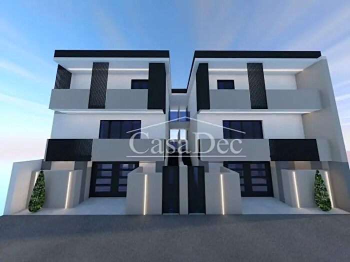 Casa quadrilocale in vendita in Via dei Pini, Trentola Ducenta