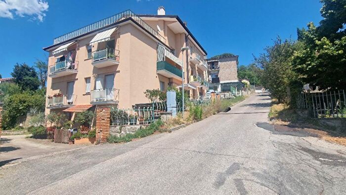 Appartamento trilocale in vendita in Via Lombardia, Viterbo