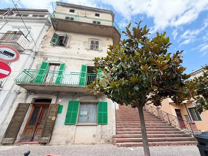 Casa con 5 locali in vendita in CSo Umberto I, Castel Frentano
