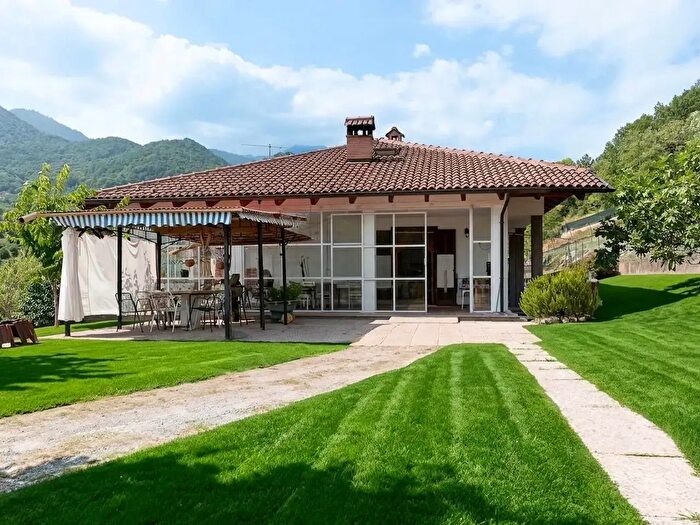 Casa con 6 locali in vendita in Borgata Roggero, Rubiana
