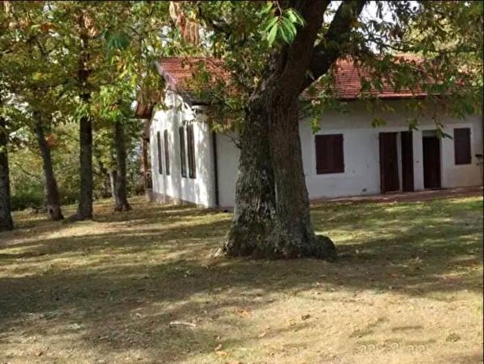 Casa con 6 locali in vendita in Località Pian di Ballo Castel del Piano, Castel Del Piano