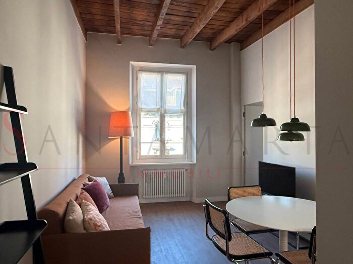 Appartamento trilocale in affitto in Palestro, Milano