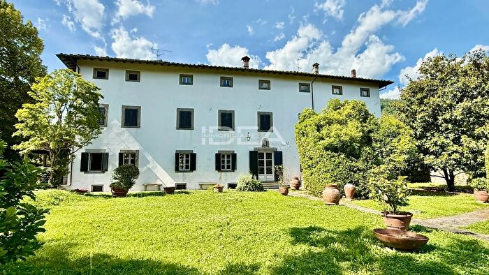 Casa con 9 locali in vendita in Strada Provinciale Lodovica, Bagni Di Lucca