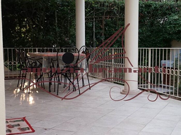 Casa quadrilocale in affitto in Via Amilcare Ponchielli, Centro, Forte dei Marmi