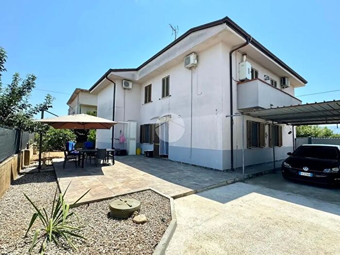 Casa con 8 locali in vendita in Via Giannone, CoriglianoRossano