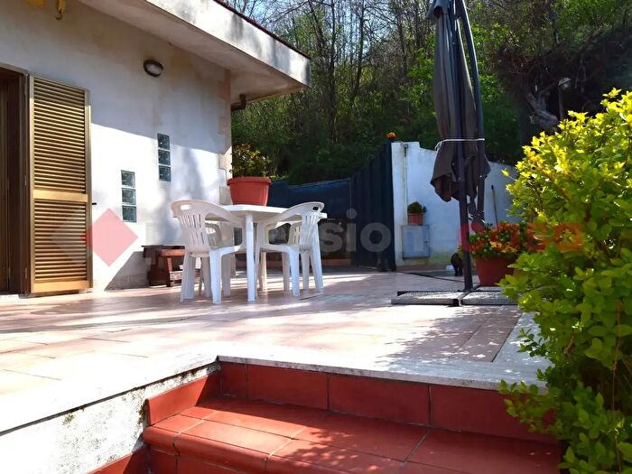 Casa quadrilocale in vendita in Via Caselle Inferiori, Cava De Tirreni