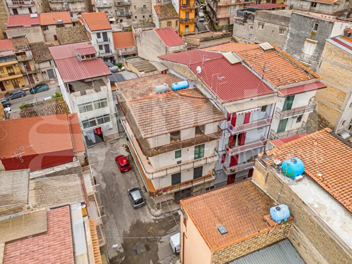 Casa con 9 locali in vendita in Via Giuseppe Mazzini, Misilmeri